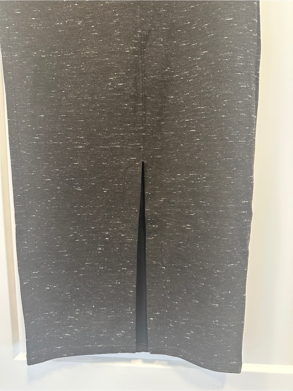 Aritzia Wilfred Heathered Black Pencil Skirt With Front Slit Size XXS Women’s - Picture 2 of 11